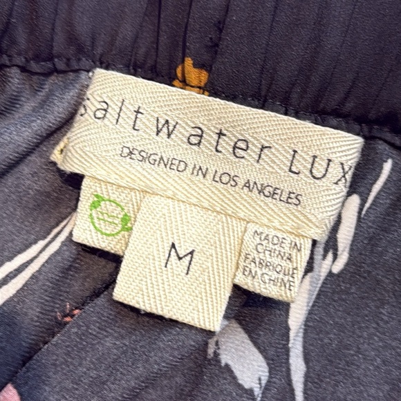 Saltwater LUXE Floral Ankle Lightweight Pants - Black and Pink - Picture 8 of 9